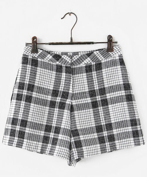 DHOLIC(ディーホリック)の「マルチチェック柄ショートパンツ(その他パンツ・レディース・ブルートーン/ブラックトーン・S/M)」の2枚目の写真