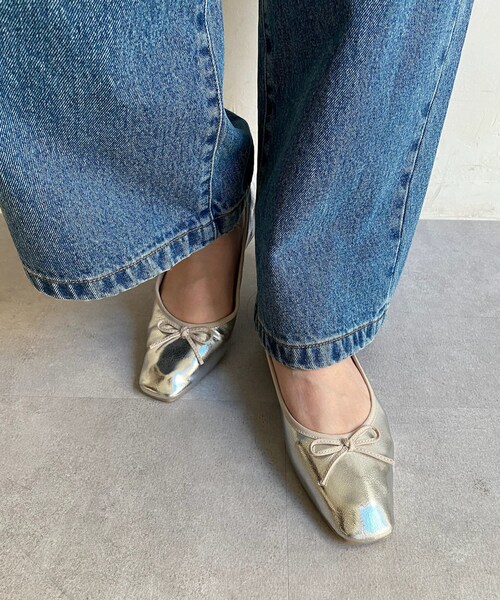 DouDou(ドゥドゥ)の「晴雨兼用ソフトスクエアバレエ(ブーツ・レディース・シルバー・23/24/24.5/23.5)」の1枚目の写真