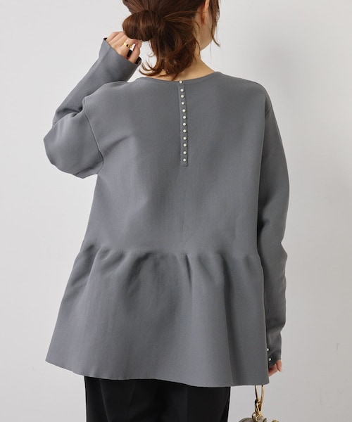 PUAL CE CIN（ピュアルセシン）の「【Du noir】スポンディッシュペプラムパールプルオーバー（ニット/セーター・レディース・アイボリー/グレー/ブラック・FREE）」の3枚目の写真