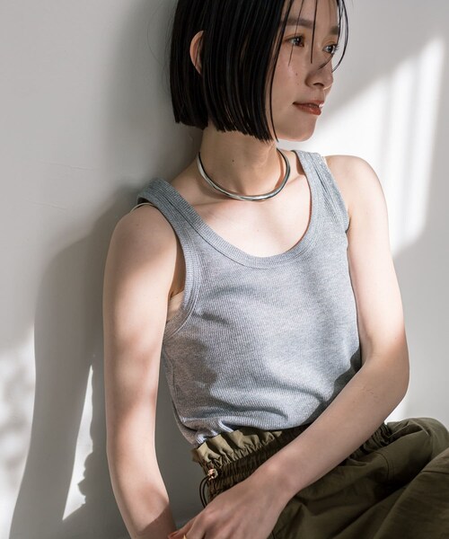 RIVE DROITE(リヴドロワ)の「予約【コーデのポイントに】ラメリブタンクトップ(タンクトップ・レディース・グレー/シルバー・F)」の1枚目の写真