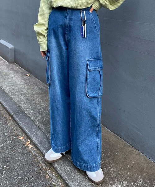 CIAOPANIC TYPY（チャオパニックティピー）の「【UNISEX】ワイドデニムカーゴパンツ（カーゴパンツ・レディース・サックスブルー/ブルー/ブラック・M/L）」の3枚目の写真