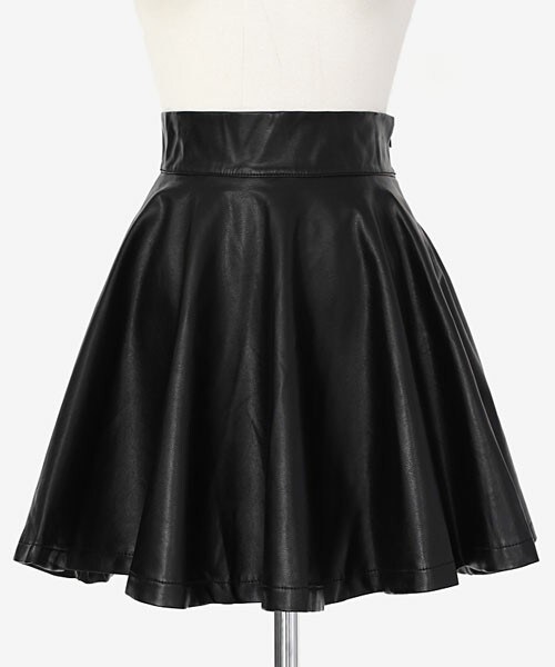 DHOLIC(ディーホリック)の「レザー調ミニフレアスカート(スカート・レディース・ブラック・S/M)」の1枚目の写真