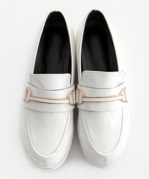 DHOLIC(ディーホリック)の「モノトーンプラットフォームローファー(その他シューズ・レディース・ホワイトアイボリー/ブラック・225/230/235/240/245/250)」の1枚目の写真