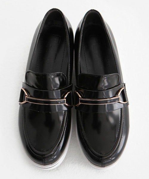 DHOLIC(ディーホリック)の「モノトーンプラットフォームローファー(その他シューズ・レディース・ホワイトアイボリー/ブラック・225/230/235/240/245/250)」の2枚目の写真