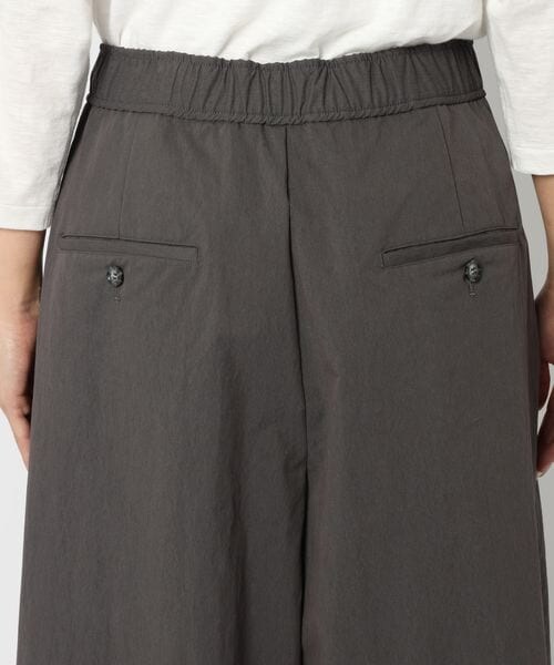 BABYLONE（バビロン）の「コットンナイロンフレアワイドパンツ（パンツ・レディース・チャコール18/クリーム62・36/38）」の19枚目の写真