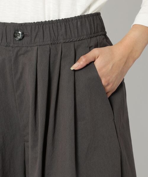 BABYLONE（バビロン）の「コットンナイロンフレアワイドパンツ（パンツ・レディース・チャコール18/クリーム62・36/38）」の22枚目の写真
