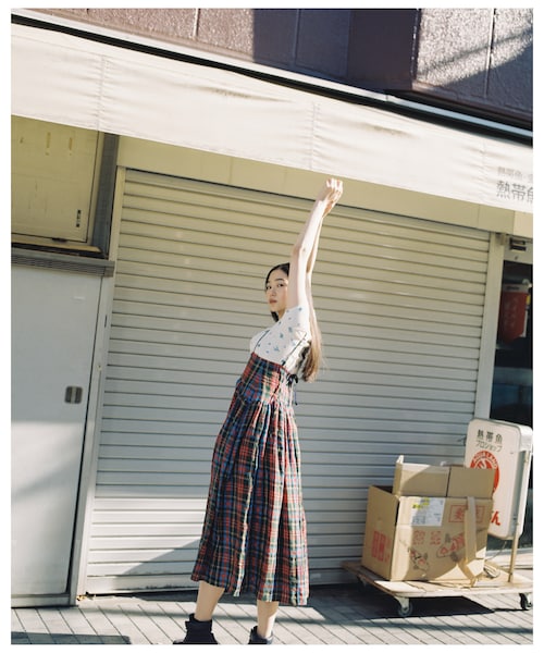 ワンピース HOLIDAY CHECK LINEN VOLUME STRAP DRESS HOLIDAY（ホリデイ）の「CHECK LINEN VOLUME STRAP DRESS