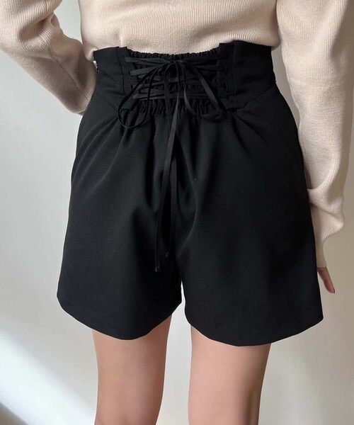 one after another NICE CLAUP(ワンアフターアナザーナイスクラップ)の「【着痩せ効果あり】レースアップショーパン(パンツ・レディース・アイボリー/ベージュ/グレー/ブラック・0)」の2枚目の写真