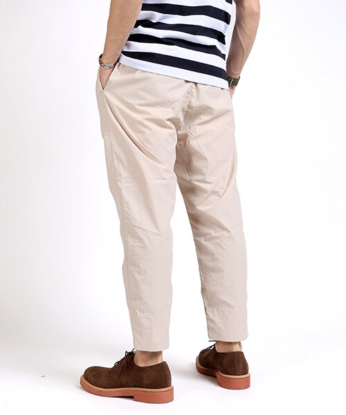 FREAK'S STORE（フリークスストア）の「T/N クロップドタックパンツ（パンツ・メンズ・ベージュ/オリーブ/ネイビー・M/L）」の5枚目の写真