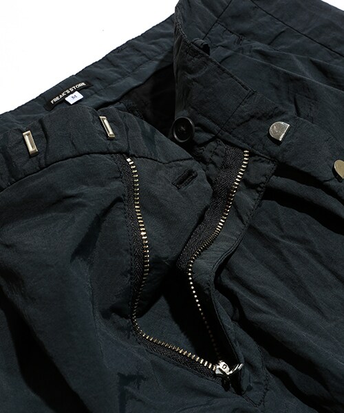 FREAK'S STORE（フリークスストア）の「T/N クロップドタックパンツ（パンツ・メンズ・ベージュ/オリーブ/ネイビー・M/L）」の10枚目の写真