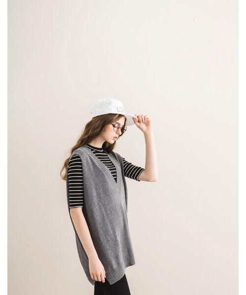 PAZZO（パッゾ）の「學院感V領寬鬆針織毛衣（トップス・レディース・白/灰・S/M）」の5枚目の写真