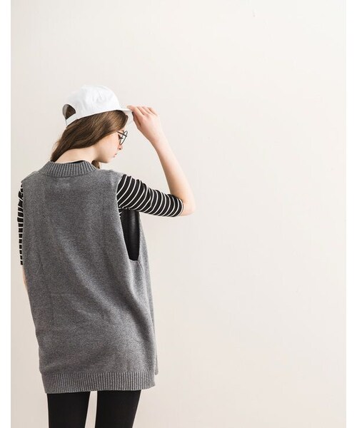 PAZZO（パッゾ）の「學院感V領寬鬆針織毛衣（トップス・レディース・白/灰・S/M）」の6枚目の写真