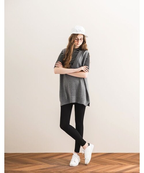 PAZZO（パッゾ）の「學院感V領寬鬆針織毛衣（トップス・レディース・白/灰・S/M）」の4枚目の写真