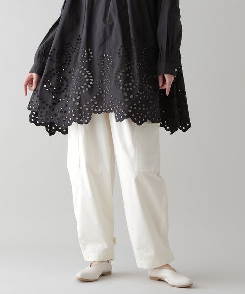 studio CLIP（スタディオクリップ）の「《natural by clip》コンパクトチノカーゴパンツ（パンツ・ピンク(WEB限定)/オフホワイト11/ブラック19/カーキ78・F）」の7枚目の写真