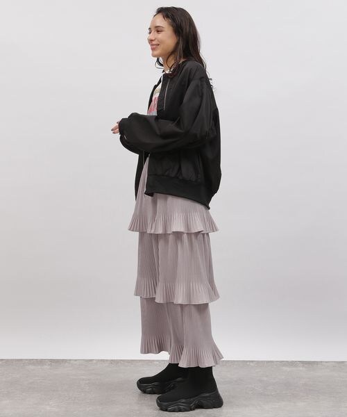 LAKOLE(ラコレ)の「ケシプリーツティアードスカート(スカート・グレー15/ブラック19/アイボリー52・S/M)」の6枚目の写真