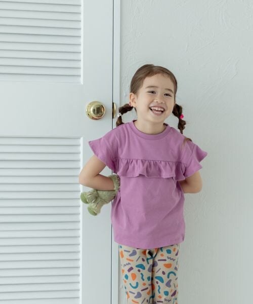 pairmanon（ペアマノン）の「選べるデザイン ガールズフリルトップス（トップス・ホワイト01/アイボリーボーダー03/ブラック09/ブラックボーダー18/ブラックフラワー19/ピンク20/ライトピンク21/ライトピンク24/ピンクフラワー25/ライム63/ライトベージュ64/ミントボーダー75/ブルー80/ライトブルー81/ブルー84/ミックスボーダー85/パープル90/ラベンダー92/パープル93・100/110/120/130/140/150/80/90）」の19枚目の写真