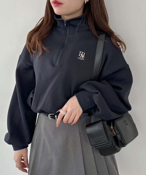 OLIVE des OLIVE（オリーブデオリーブ）の「ハーフZIPクロップドトップス（Tシャツ/カットソー・レディース・オフホワイト/サックスブルー/トップグレー/ネイビー・FREE）」の4枚目の写真