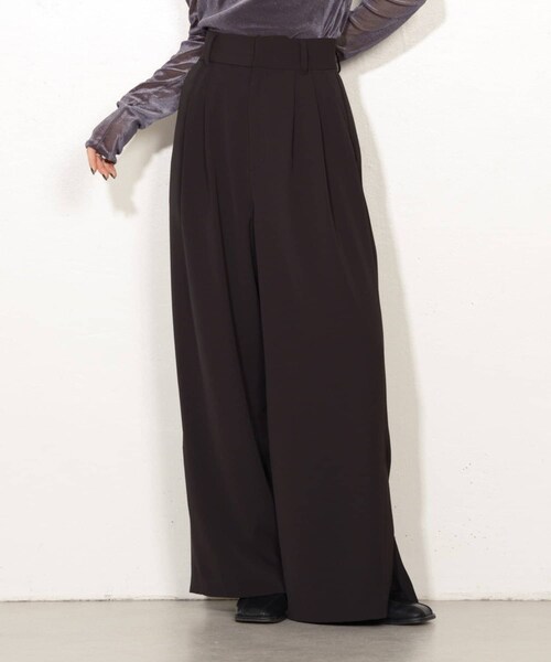 Lui's（ルイス）の「ハイウエストサイドベンツスリットワイドパンツ（パンツ・レディース・オフホワイト/ブラック・F）」の2枚目の写真