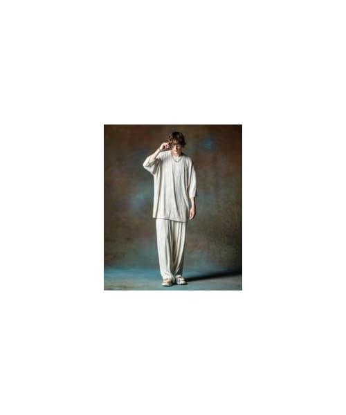 glamb（グラム）の「GB0224/CS20 : Willow Crepe T-Shirt