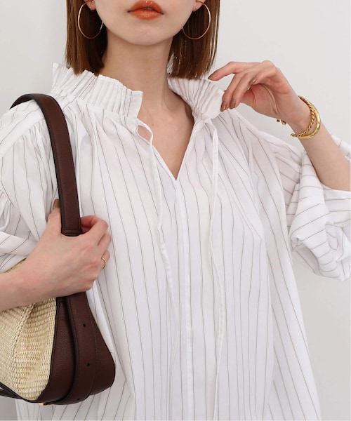 スローブイエナSLOBE IENA タックカラーボリュームスリーブブラウス極美品 SLOBE IENA(スローブイエナ)の「タックカラーボリュームスリーブ