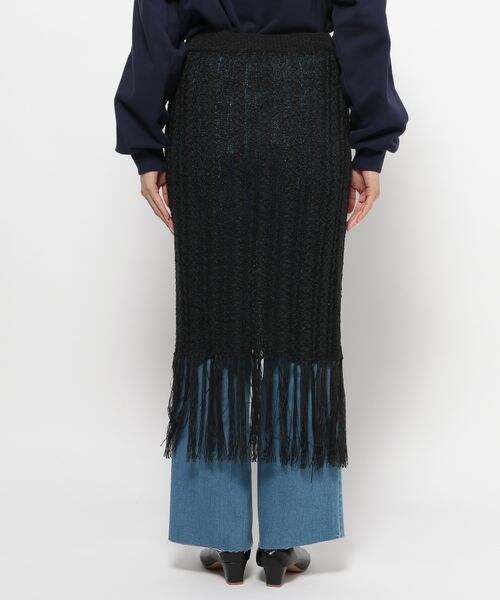 LEPSIM（レプシィム）の「7ゲージフリンジニットスカート（スカート・オフホワイト08/ブラック09・FREE SIZE）」の14枚目の写真