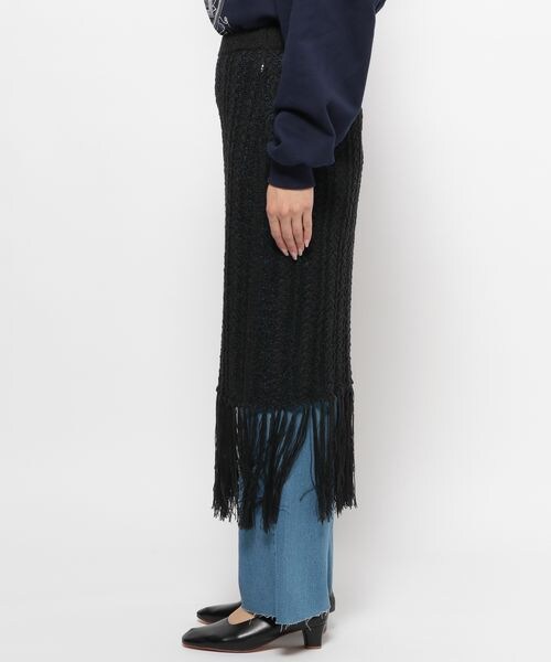 LEPSIM（レプシィム）の「7ゲージフリンジニットスカート（スカート・オフホワイト08/ブラック09・FREE SIZE）」の13枚目の写真