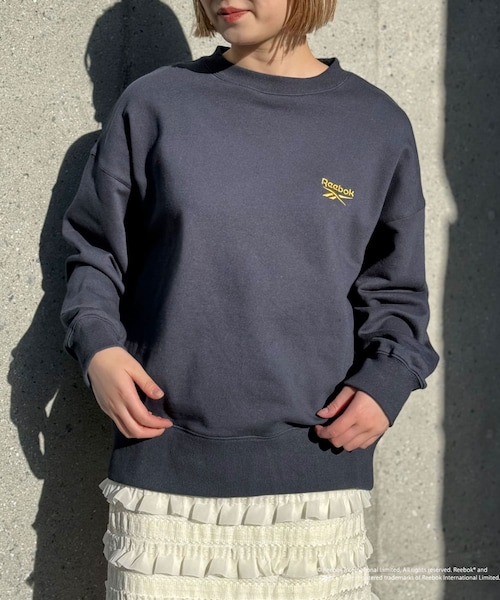 CIAOPANIC（チャオパニック）の「【2024SS】【Reebok/リーボック】別注ワンポイント刺繍ロゴスウェット（トップス・レディース・アイボリー/ネイビー/ライトグレー/ブラック・L）」の4枚目の写真