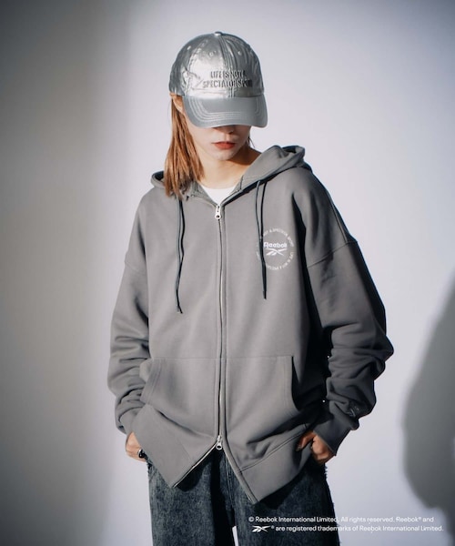 CIAOPANIC TYPY（チャオパニックティピー）の「【Reebok別注】裏毛オーバーサイズジップパーカー（トップス・レディース・グレー/チャコールグレー・M/L）」の2枚目の写真