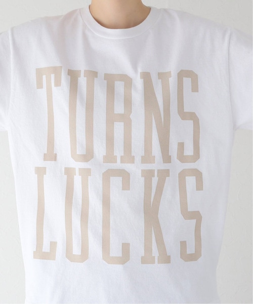 journal standard luxe プリントリメイクリブロンT ロゴ プリントリメイクリブロンT TURNS LUCKS（Tシャツ/カットソー