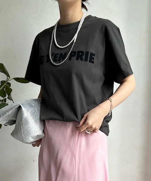 DouDou（ドゥドゥ）の「JE T'EN PRIEフロッキーロゴTEE（Tシャツ/カットソー・レディース・ホワイト/グレー/チャコールグレー/ホワイトその他1・F）」の4枚目の写真