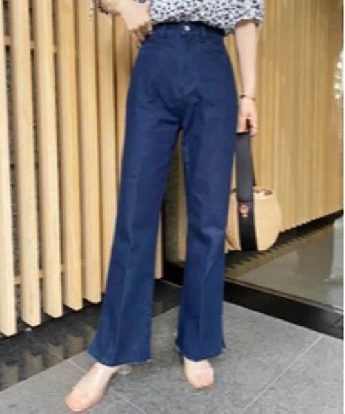 one after another NICE CLAUP（ワンアフターアナザーナイスクラップ）の「【Ｓ、Ｍ展開】デニムパンツ（デニムパンツ・レディース・サックスブルー/ネイビー・1/2）」の2枚目の写真