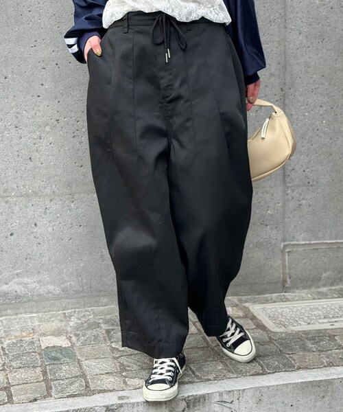 CIAOPANIC（チャオパニック）の「【ユニセックス】カーブワイドチノパンツ（チノパンツ・レディース・ベージュ/オレンジ/グレー/ブラック・M/L）」の2枚目の写真