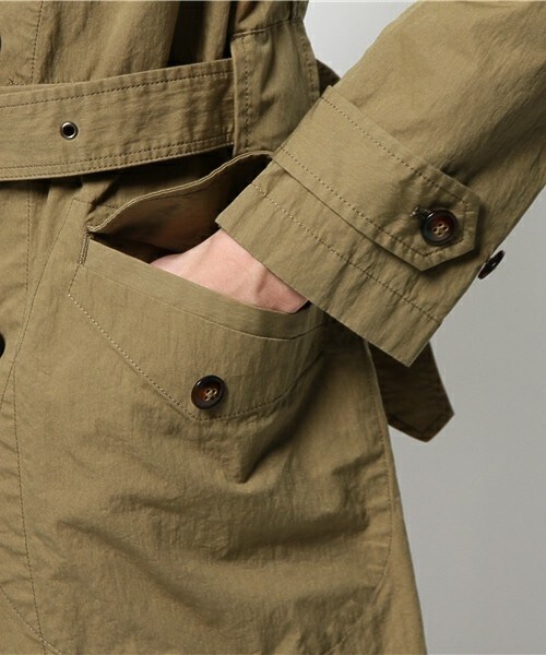 Johnbull Private labo(ジョンブルプライベートラボ)の「トレンチコート(トレンチコート・メンズ・カーキ/ネイビー・MEDIUM/SMALL)」の9枚目の写真