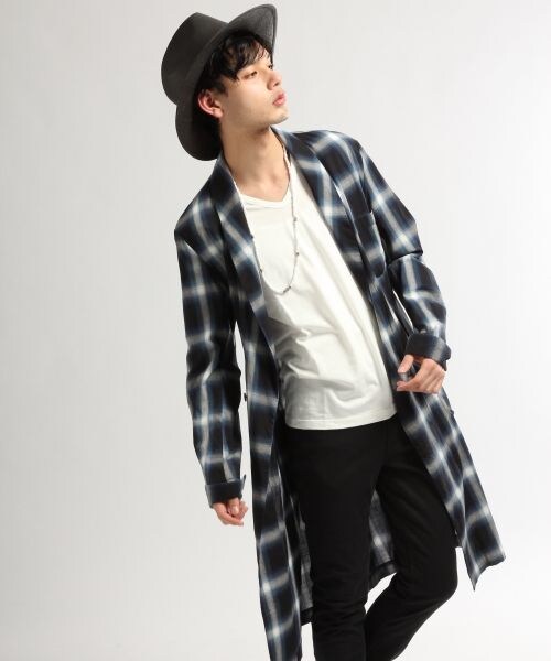 HARE（ハレ）の「【先行予約】オンブレチェックガウン（トップス・メンズ・オフホワイト/ネイビー・FREE）」の2枚目の写真