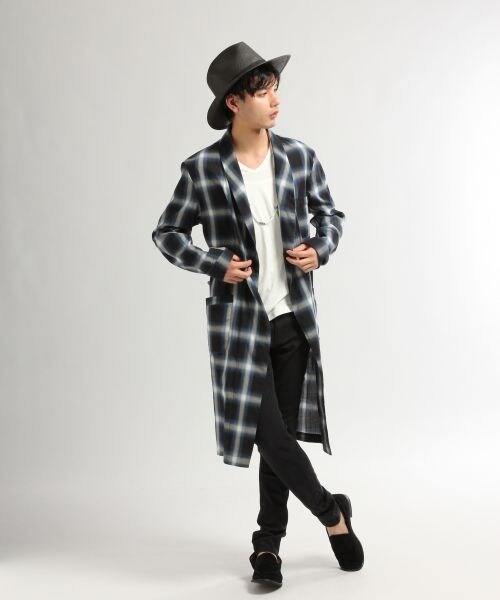 HARE（ハレ）の「【先行予約】オンブレチェックガウン（トップス・メンズ・オフホワイト/ネイビー・FREE）」の4枚目の写真