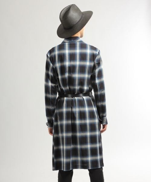 HARE（ハレ）の「【先行予約】オンブレチェックガウン（トップス・メンズ・オフホワイト/ネイビー・FREE）」の6枚目の写真