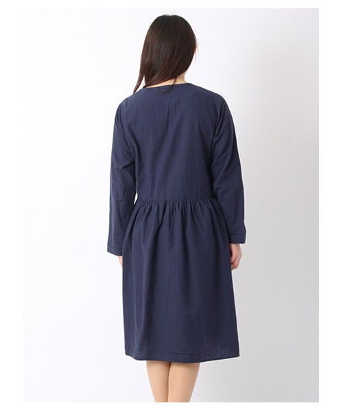 Samansa Mos2（サマンサ モスモス）の「綿麻スカラップカシュクールワンピース 1101886-12-11-11（ワンピース・レディース・オフホワイト/ベージュ/ネイビー/ラベンダー・M）」の7枚目の写真