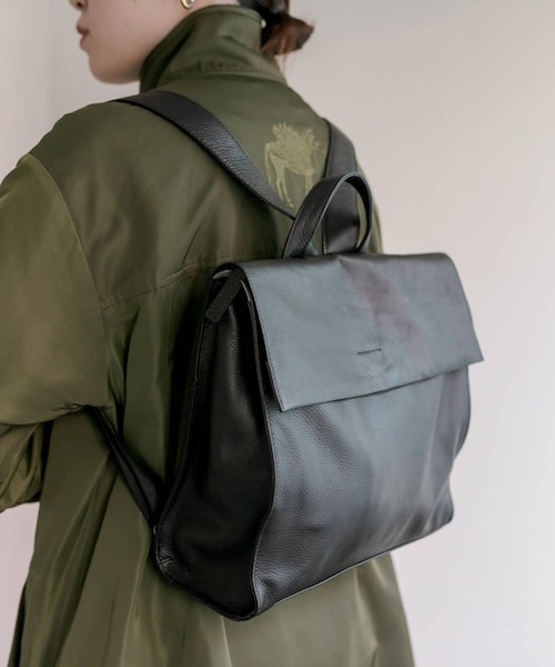 ear PAPILLONNER（イアパピヨネ）の「《牛革/A4サイズ対応/大人