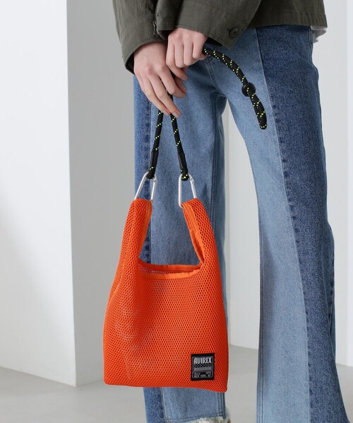 AVIREX（アヴィレックス）の「MESH 2WAY SHOULDER BAG/メッシュ2ウェイショルダーバッグ（バッグ・ブラック/ブルー/オレンジ・F）」の3枚目の写真