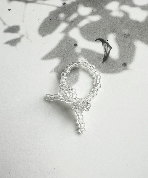 Lattice（Lattice）の「パールビーズリボンリング（リング・レディース・アイボリー/その他・0）」の2枚目の写真