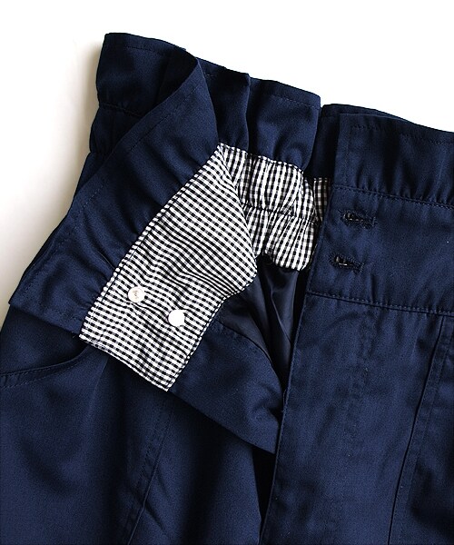 paravion（パラビオン）の「ハイウエストフリルツルツルパンツ（パンツ・レディース・ベージュ/ブルー・ワンサイズ）」の4枚目の写真