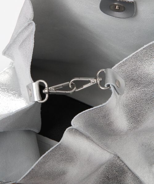 saloon（サルーン）の「AULENTTI/ショルダー×ビッグトート（バッグ・シルバー01/ゴールド02/ブラック19・FREE）」の22枚目の写真