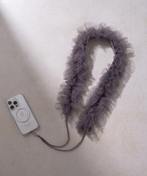 one after another NICE CLAUP(ワンアフターアナザーナイスクラップ)の「チュールフリルスマホストラップ(ファッション雑貨・レディース・アイボリー/ピンク系その他/グレー・FREE)」の2枚目の写真