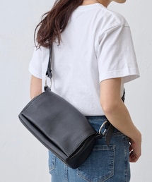 【新品】BEARDSLEY ショルダーバッグ レザーボディバッグ BEARDSLEY（ビアズリー） ショルダーバッグ バッグ ミニレザーボディ