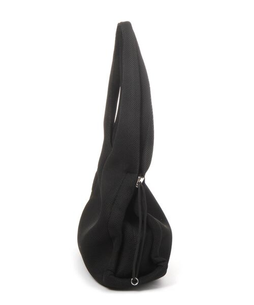 LAKOLE(ラコレ)の「メッシュギャザートートバッグ(バッグ・オフ11/ライトグレー12/ブラック19・F)」の5枚目の写真