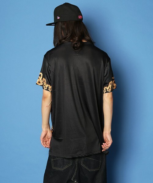 PUBLIC EYES(パブリックアイズ)の「PE-35 ウルフグラフィック ビッグTシャツ(Tシャツ/カットソー・メンズ・ホワイト/ブラック・SMALL/MEDIUM)」の4枚目の写真
