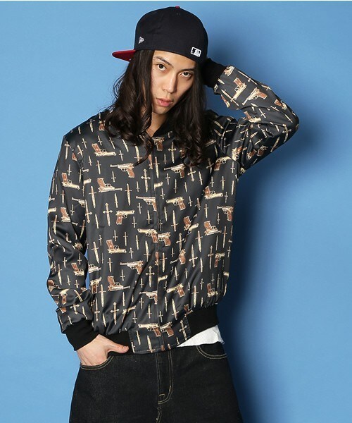 PUBLIC EYES（パブリックアイズ）の「LEJ-069 グラフィックプリント  リバーシブルブルゾン　PUBLIC EYES×LEGENDA（ブルゾン・メンズ・ブラック/ネイビー/レッド・SMALL/MEDIUM）」の6枚目の写真