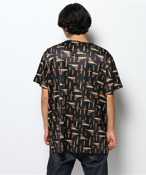 PUBLIC EYES（パブリックアイズ）の「LEC-252 グラフィックプリントTシャツ PUBLIC EYES×LEGENDA（Tシャツ/カットソー・メンズ・ブラック/ネイビー/レッド・SMALL/MEDIUM）」の6枚目の写真