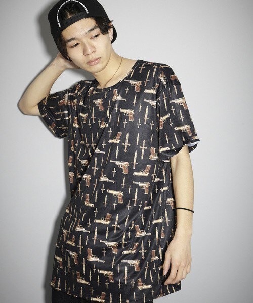 PUBLIC EYES（パブリックアイズ）の「LEC-252 グラフィックプリントTシャツ PUBLIC EYES×LEGENDA（Tシャツ/カットソー・メンズ・ブラック/ネイビー/レッド・SMALL/MEDIUM）」の2枚目の写真