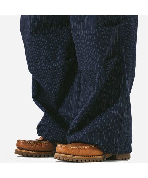 ANGLAN(アングラン)の「CAMO OBLIQUE CARGO PANTS - NAVY - the great divide(その他・メンズ・other・M/L/XL)」の2枚目の写真